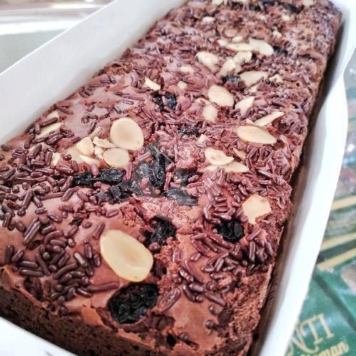 Banana Cake menu Melia Bakery Dan Cake, Parasamya