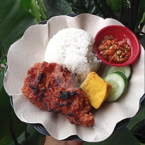 Nasi Ayam Krispy Bakar menu Lalapan Ayam Geprek Mbak Apeng, Tirto Taruno
