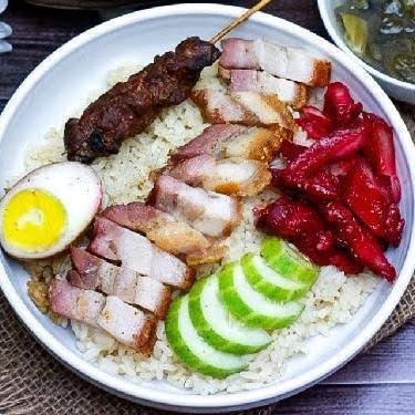 Nasi Campur Ncek: Surga Kuliner di Senen Jakarta yang Wajib Dicoba