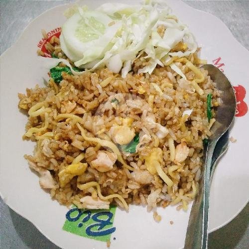 Nasi Goreng Bakso menu Warung Pak Rojo, Sinduadi