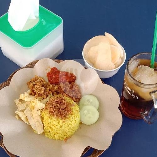 Nasi Kuning + Ayam goreng menu Waroeng Bunda Lontong Sayur Sumatera & Nasi Kuning, Giwangan