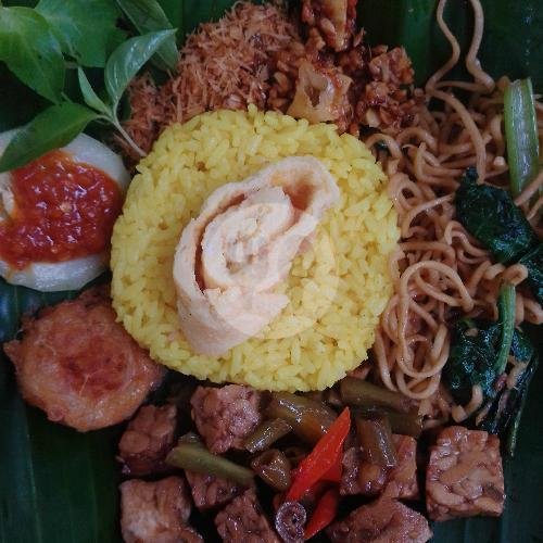 Nasi Kuning menu Pecel Pincuk Dieng, Sukun