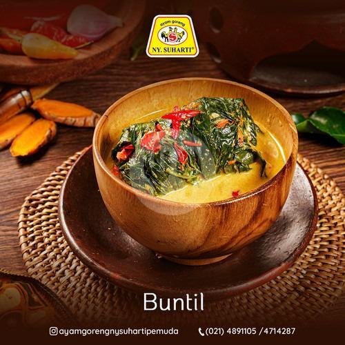 Buntil Daun Singkong menu Ayam Goreng Ny Suharti, Pemuda
