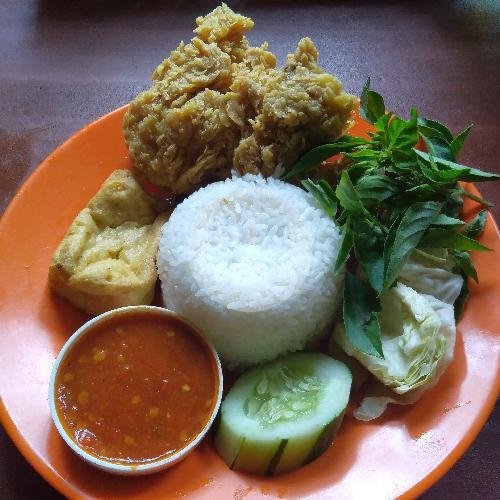Nasi Ayam Geprek + Tahu + Sambel Bawang/Tomat menu Lalapan Arema Ex ITN, Bareng Raya 2N