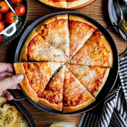 Hawaiian Pizza menu Yours Pizza, Kupang Baru