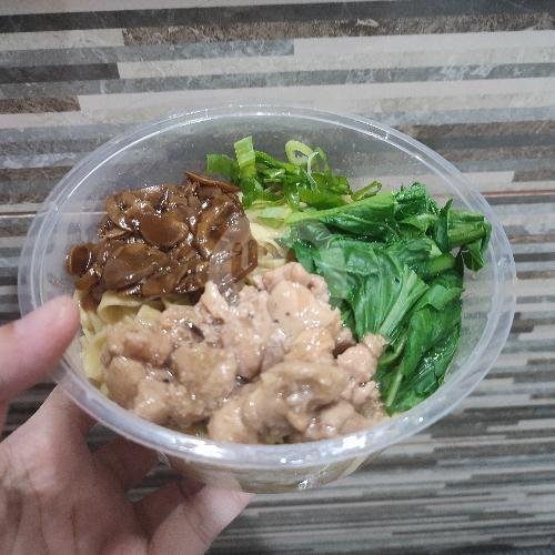 Jumbo Mie Keriting AJ menu Bakmi Ayam Jamur Sumpit Emas, Duren Sawit