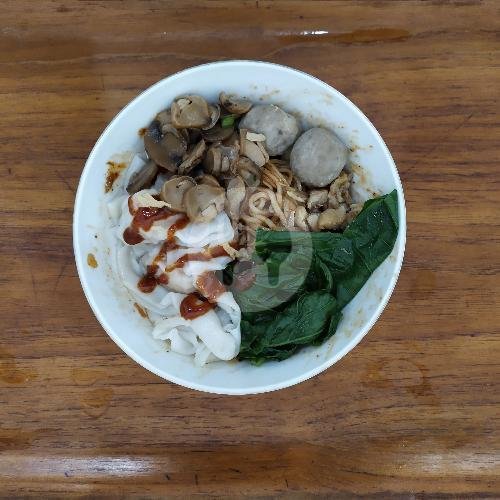 Mie Ayam Lahit Komplit menu Madang Mie, Angsana