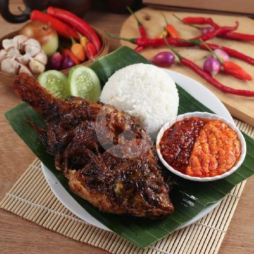 Nasi Pecel menu Ayam Penyet Mba Ratih, Poncol