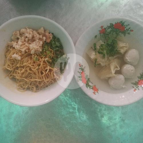 Mie Kuah Bakso Pangsit menu Mie Baso Kaka Miskam