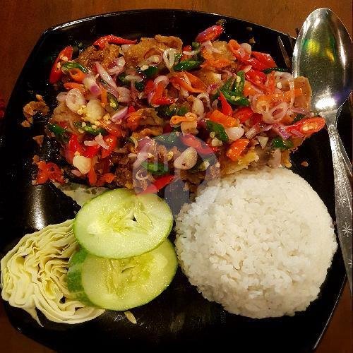 Ayam Geprek Jumbo Lombok Ijo + Nasi menu Ayam Geprek & Mie Station Panggon Srawung, Menteri Supeno