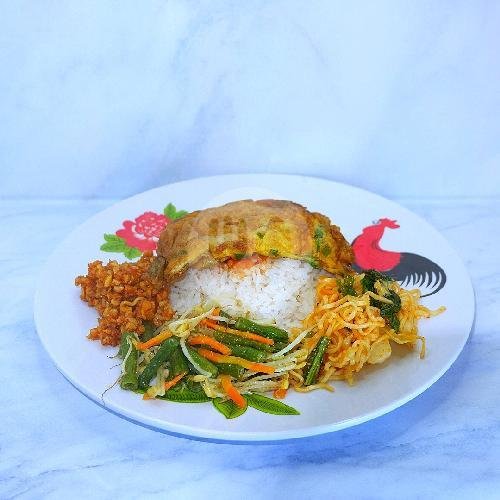 Nasi Campur Ayam Goreng + Es Teh menu Warteg Putri Sami Asih 2, Gunung Anyar