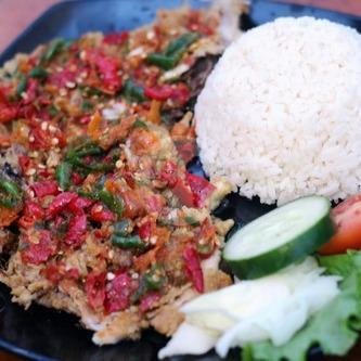 Ayam Geprek Sambal Matah + Nasi menu Ayam Geprek & Mie Station Panggon Srawung, Menteri Supeno