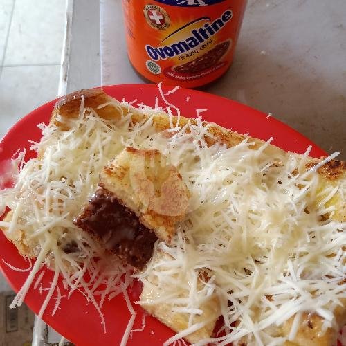 Ropang Telor Kornet Keju menu Cafe Sinar Garut, Tambora