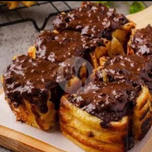 Pastry Glaze Coklat-Keju menu Roti Bakar Jasmine, Wiyung