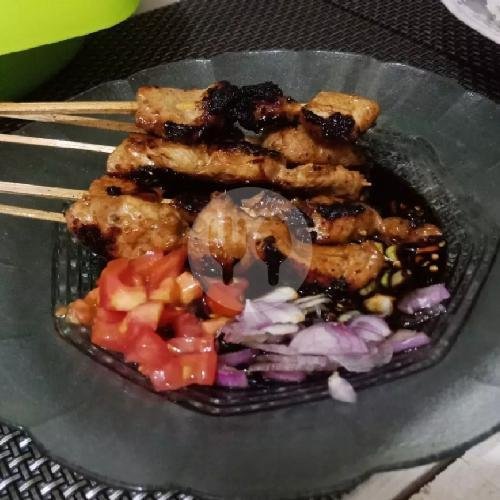 10 Tusuk Sate Ayam + Lontong menu Sate Ayam Madura Mama Mia, Margaluyu
