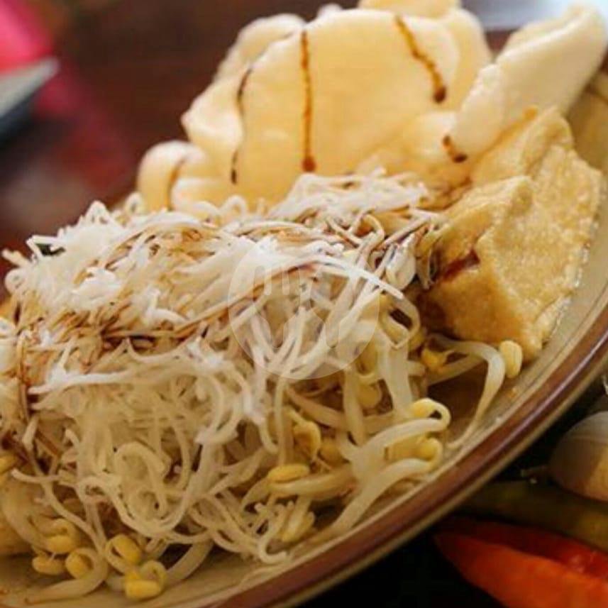 Review Ketoprak Jakarta Bang Rudy Monjali: Tempat Makan Otentik di Yogyakarta yang Wajib Dikunjungi