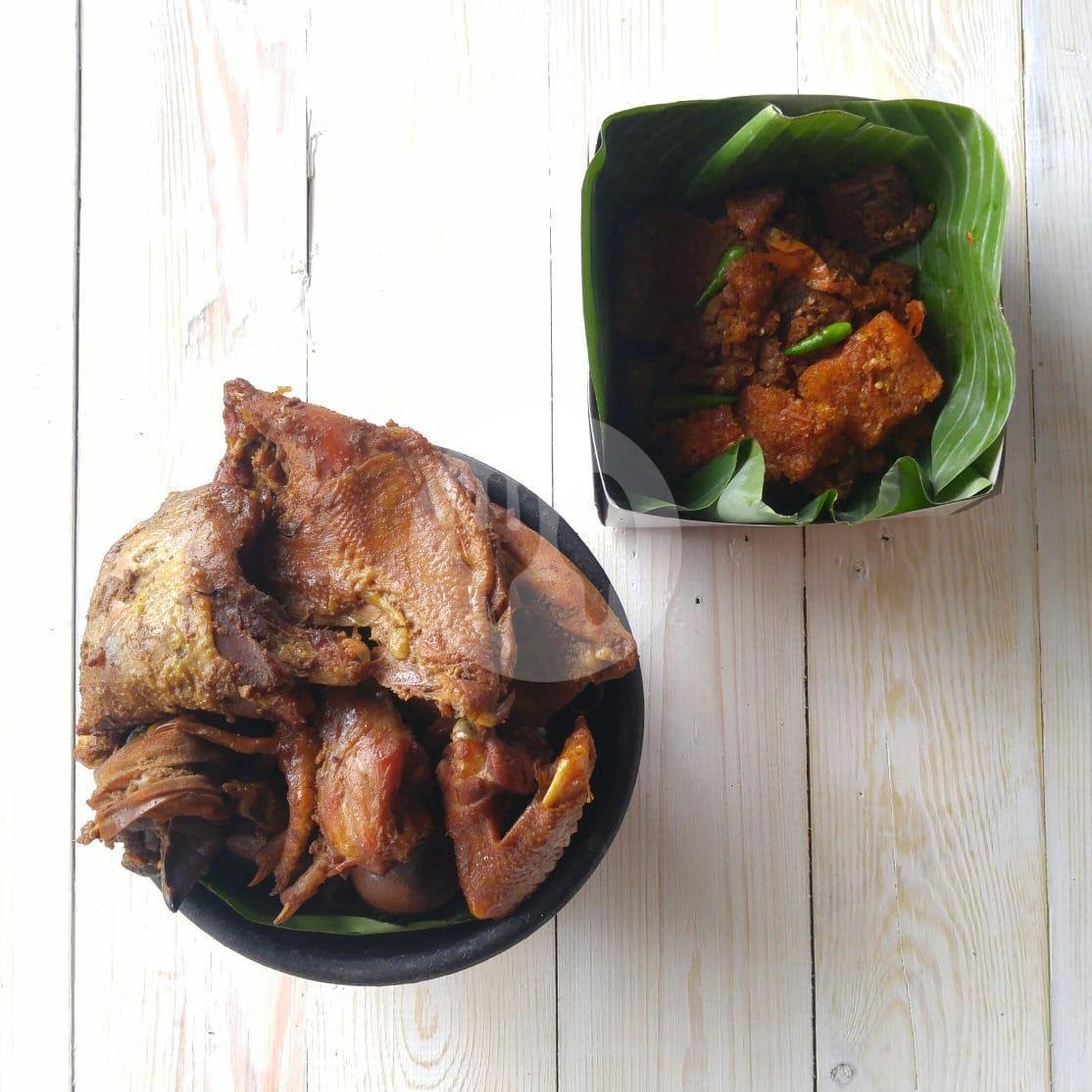 Nasi , Gudeg , Krecek , Telur menu Gudeg Yu Sum, Imogiri Timur