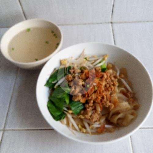 Kwetiaw Pangsit menu Bakmi Alie Bangka, Taman Ratu