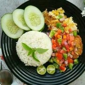 Ayam Geprek Jumbo Sambel Srawung + Nasi menu Ayam Geprek & Mie Station Panggon Srawung, Menteri Supeno