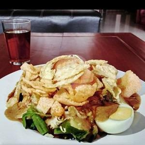 Review Gado Gado Srikandi: Tempat Makan Cozy dan Lezat di Tasikmalaya