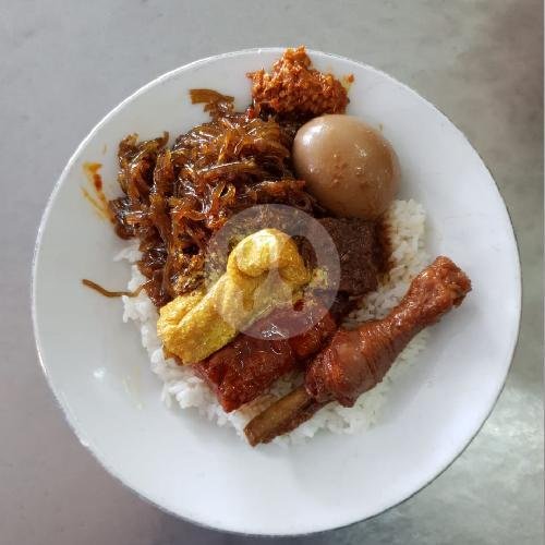Nasi Campur Pojok Tambak Bayan: Surga Kuliner di Surabaya yang Wajib Dicoba