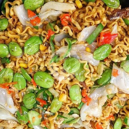 Nasi Goreng Gila menu Laresa Nasi Goreng, Pondok Bambu