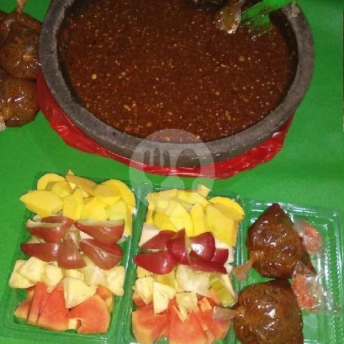 1 Mika Rujak Potong Komlit menu Rujak Uleg Dan Sop Buah Pak Januri, Duren Sawit