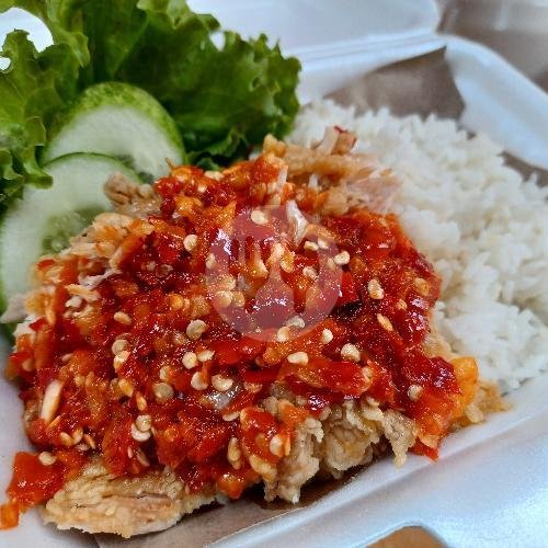 Paket Mix (1paket Ayam Geprek Nasi Daun Jeruk + 1paket Ayam Geprek Indomie ) menu Ayam Geprek Seuhah, Cileunyi