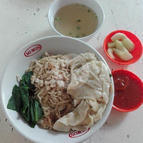 Mie Bakso menu Mie Yong, Serayu