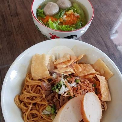 Yamien Asin Baso menu Lomie, Astina