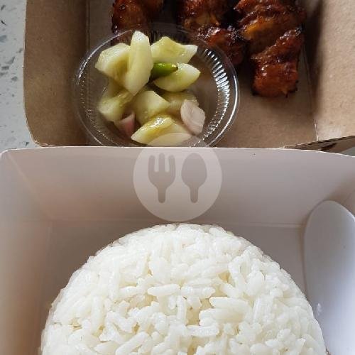 Nasi + Sate Babi Roxy  (3tusuk) + Sayur Asin menu Sate Babi Roxy, Jl Ternate 16A