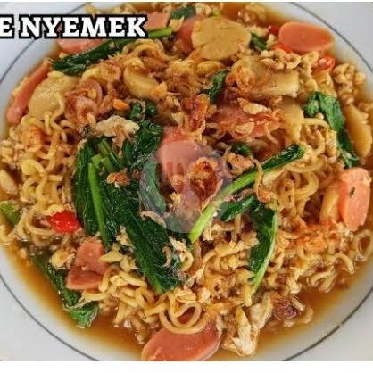 Lalapan Ayam Laos menu Masakan Bunda Mila, Jl Tidar Belakang Ruang Micro