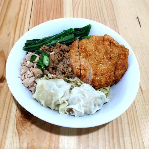 Kwetiau Special (Non Halal) menu Bakmi Emak Joo, Penjaringan