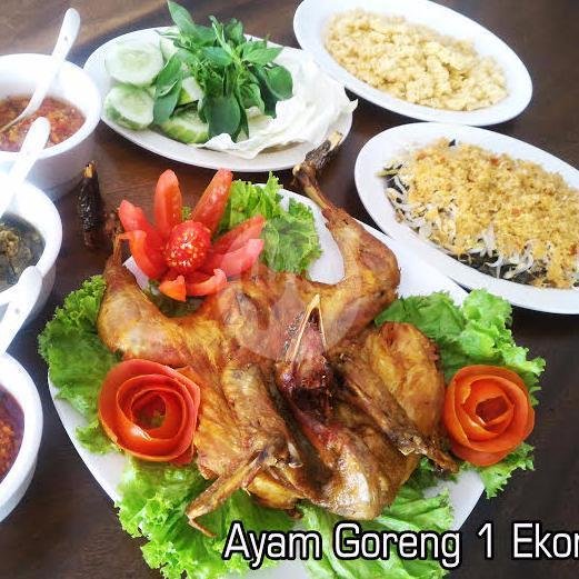Ayam Kampung Goreng 1 Ekor menu Ayam Goreng Rinadin, Ciputat Raya