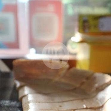 Tipis Kering Meses, Keju, Kacang menu Martabak Waikiki, Blimbing