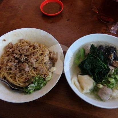 Baso Pangsit menu Mie Baso dan Nasi Goreng Abas, Cihideung
