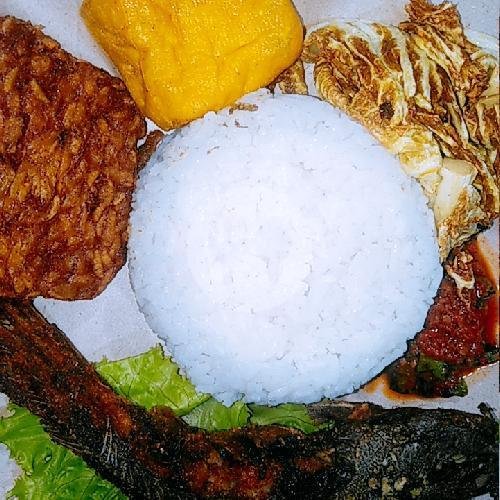 Pecel Telor Dadar + Nasi + Tahu + Tempe + Kol Goreng menu Pecel Lele, Astana Anyar