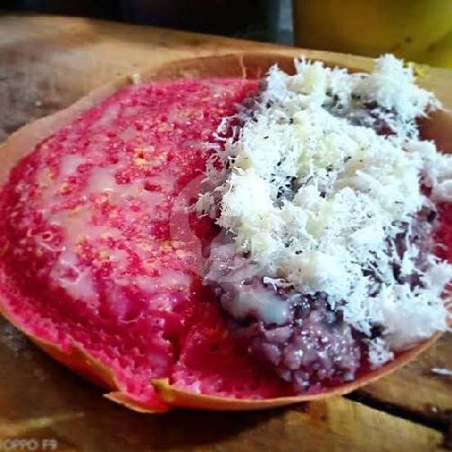 Red Velvet Ketan Hitam Susu menu Martabak7 Super Bangka, Bintara Raya