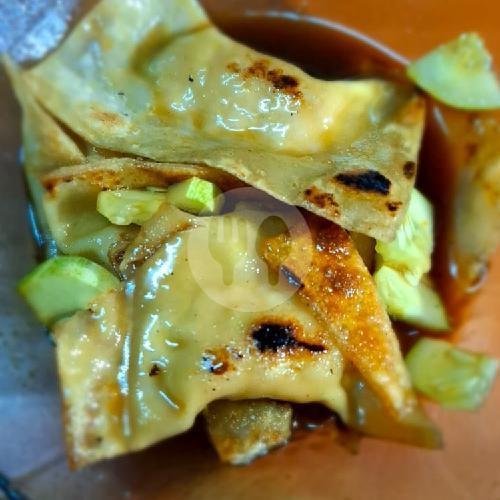Mie Goreng dan Pangsit Goreng Dema: Kenangan Indah di Tengah Kota Bandung