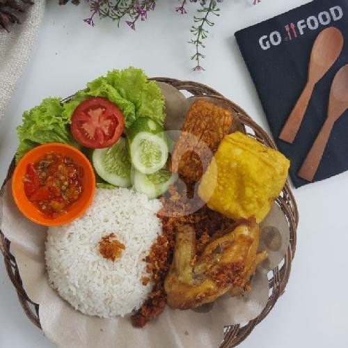 Paket Ayam Kremes Sambal Goang menu Sop Buah 21 Burangrang