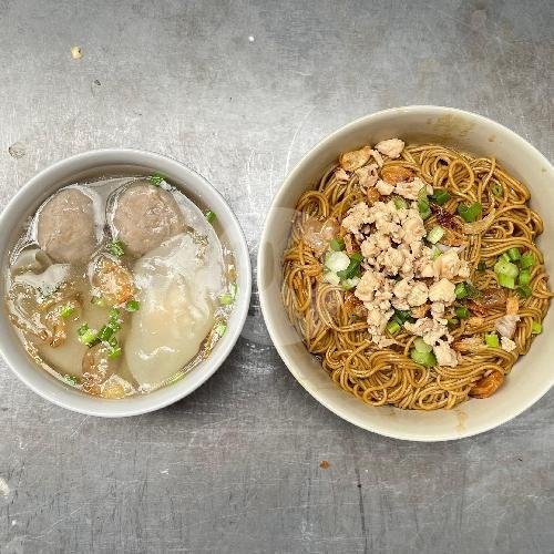 Yamisoah Manis Polos menu Mie Masak & Nasi Gudeg Pasar Baru, Jl. Karang Layung No. 24