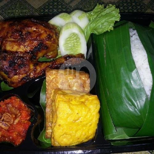 Ayam Goreng/Bakar+ Orange Juice menu Lotek & Ayam Goreng Lucky Chick, Saturnus Ujung