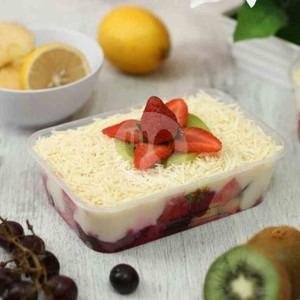Review Salad Buah Pekalongan: Tempat Nongkrong Sehat yang Wajib Dikunjungi