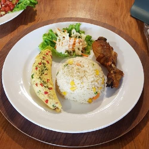 Review Hungrypedia Resto & Coffee: Pengalaman Makan Enak di Arcamanik Bandung