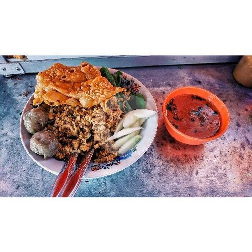 Pangsit Mie Ayam Setengah Porsi + Bakso menu Pangsit Mie Ayam Pak Jo, Krembangan