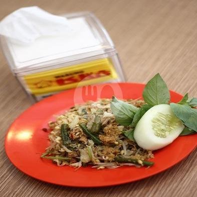 Nasi Pecel Ayam Goreng menu Warung Bu Kris, Manyar Kertoarjo