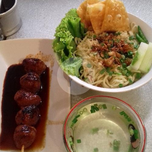 Paket Bakso Komplit Biasa + 1 Tusuk Bakso Bakar menu Bakso Bakar dan Cwie Mie Kang Her, Sengkaling