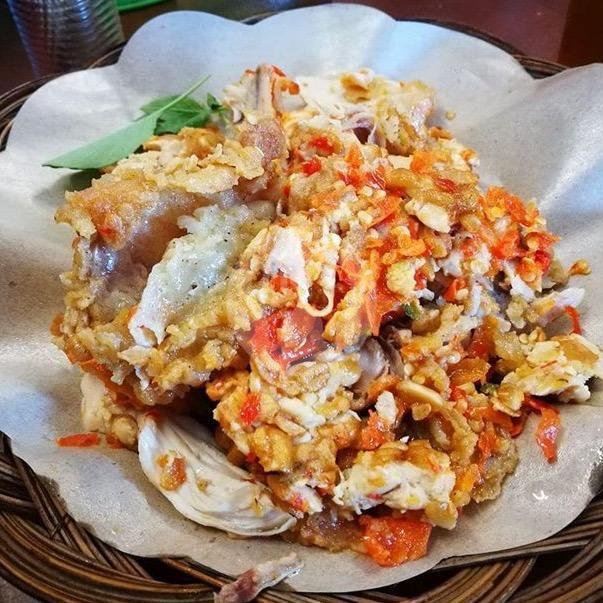 Review Ayam Geprek Kumlot: Nikmati Ayam Crispy dengan Harga Terjangkau di Surakarta