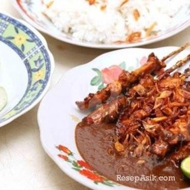 15 Sate Ayam Bumbu Kacang+Lontong menu Sate Ayam Mas Simun