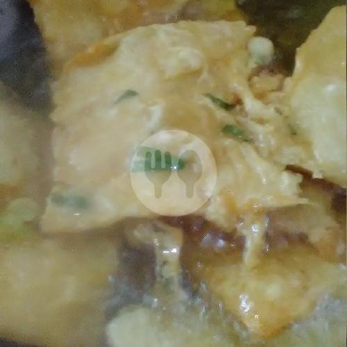 Lontong Pecel + Ayam menu Nasi Pecel Madiun Balqis Food, Danau Limboto